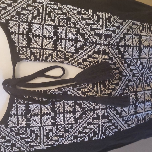 a.n.a Black & White Embroidered Dress Size Large - Picture 2 of 5